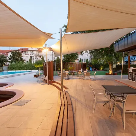 Barátság Hotel 3*
