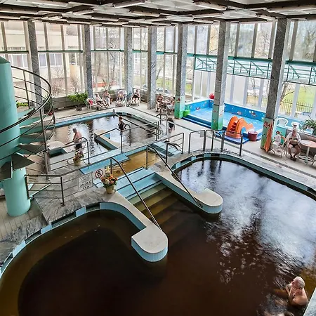 Barátság Hotel 3*