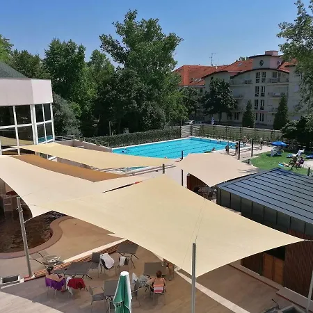 Hotel Baratsag 3*